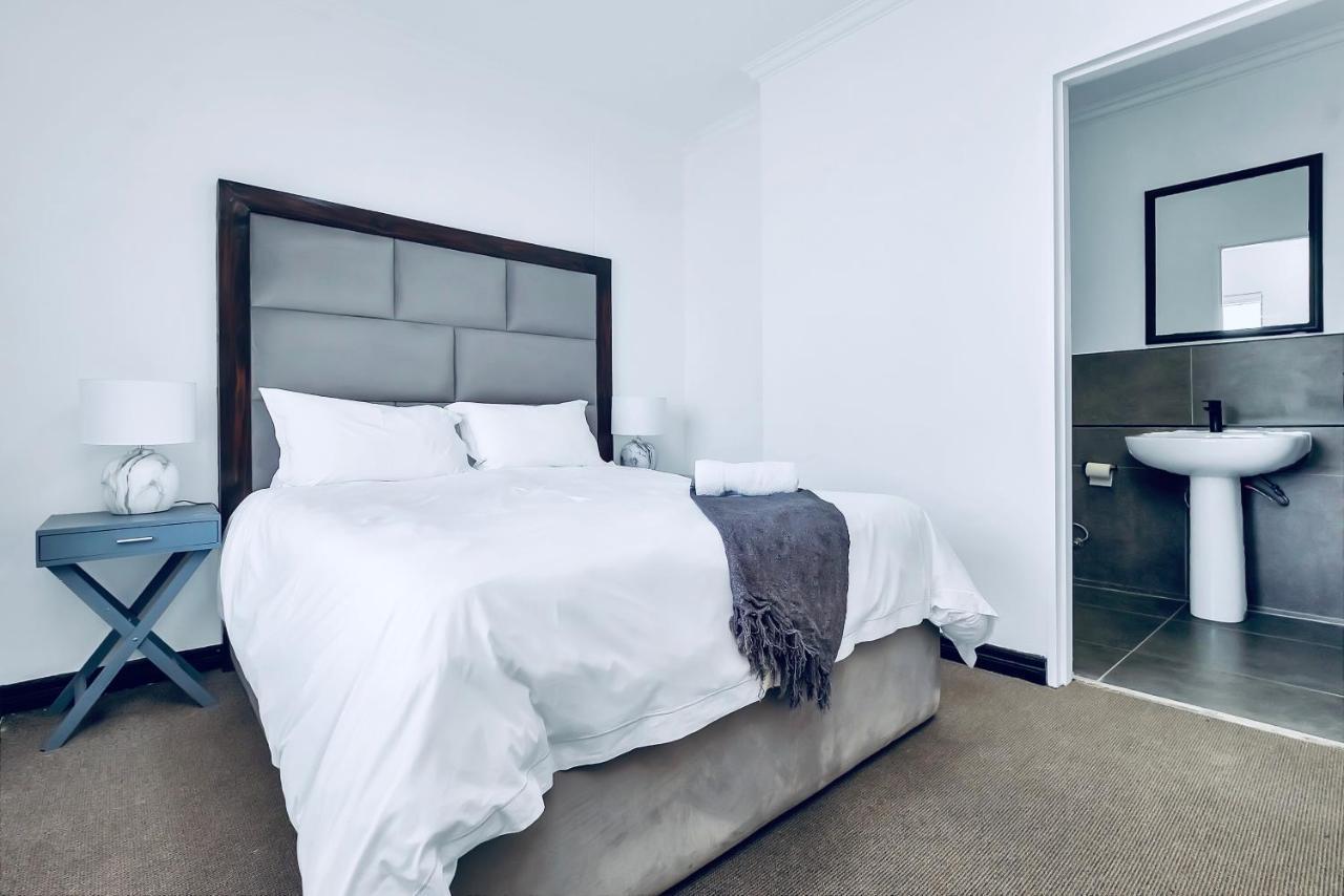 2 Bedroom 2 Bath Luxury - Sandton Cbd Johannesburg Exterior photo
